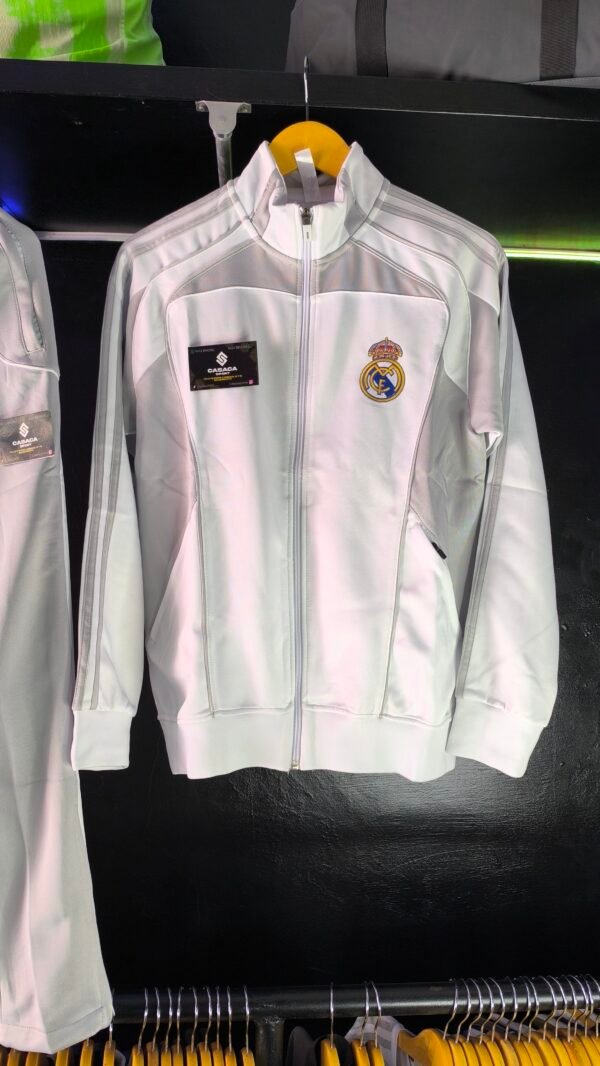 Real Madrid Kit Deportivo - Imagen 4