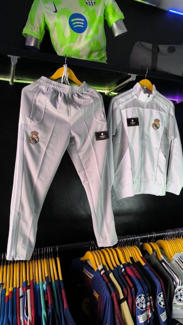 Real Madrid Kit Deportivo - Imagen 7